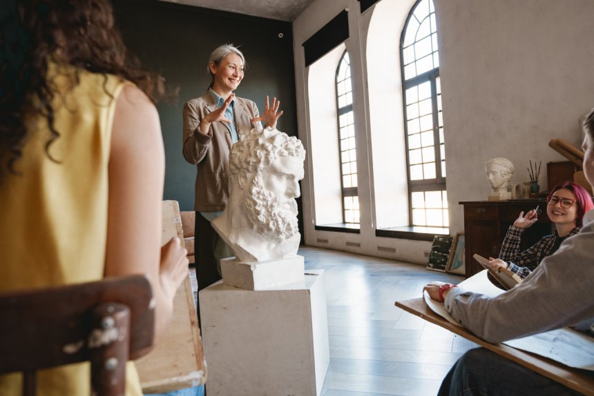 Pós-Graduação em Ensino de Arte e História: Formação para Integrar o Ensino de Arte e História de Forma Criativa e Contextualizada
