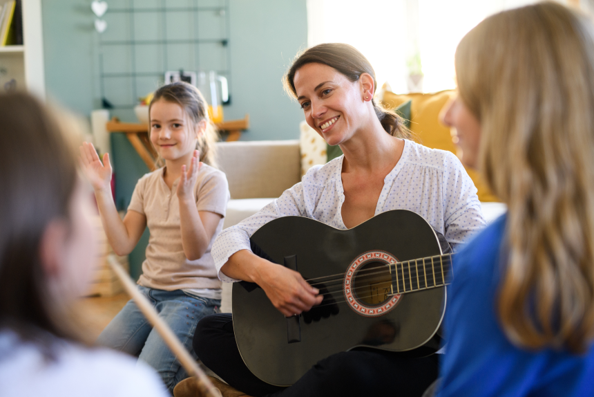 Contação de Histórias e Musicalização na Educação Infantil: Formação Criativa para Professores e Educadores