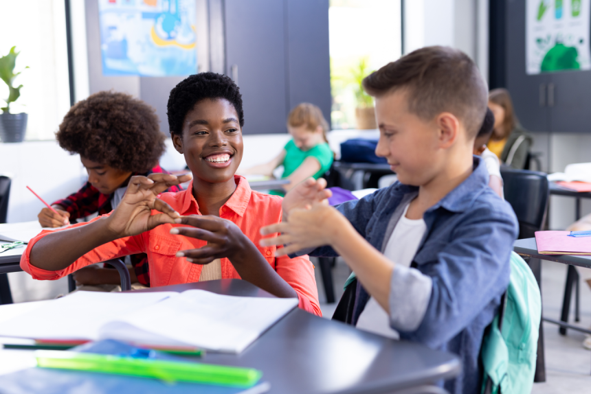 Surdez e deficiência auditiva na educação inclusiva