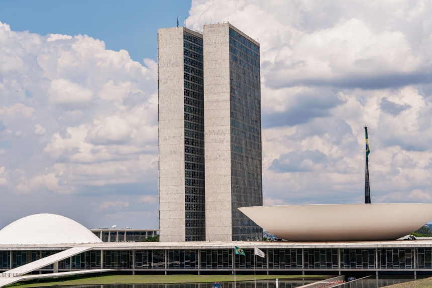 Curso de Extensão em Historia Do Brasil Contemporaneo: Da Era Vargas Aos Dias Atuais: Aprofundamento Teórico e Prático