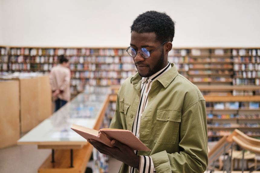 Curso de Extensão em Literatura Portuguesa E Lusoafricana: Moderna E Contemporanea: Aprofundamento Teórico e Prático