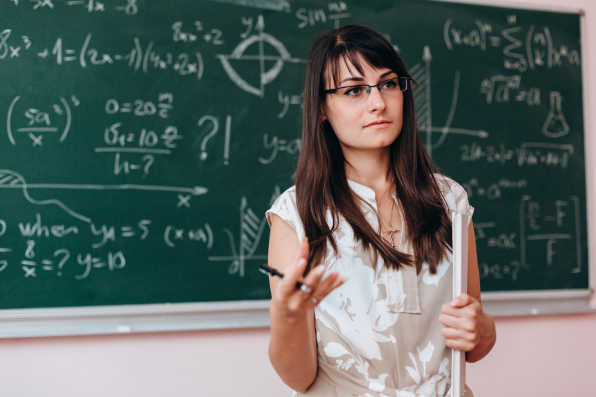 Curso de Extensão em Metodologia do Ensino de Matemática - Anos Finais do Ensino Fundamental e Ensino Médio: Aprofundamento Teórico e Prático