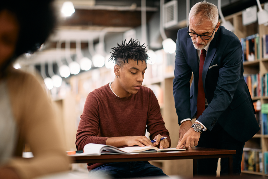 Fundamentos da Educação de Jovens e Adultos
