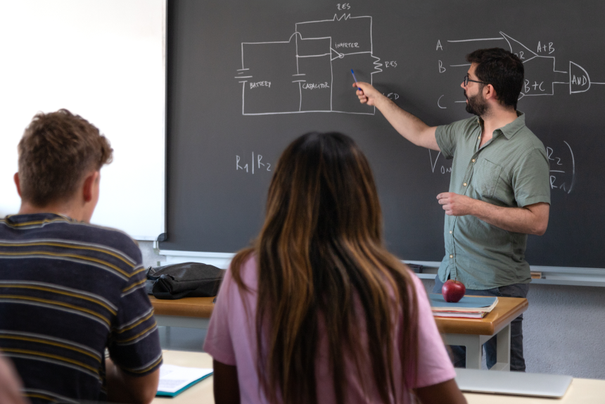 Curso de Extensão em Fundamentos De Fisica: Aprofundamento Teórico e Prático