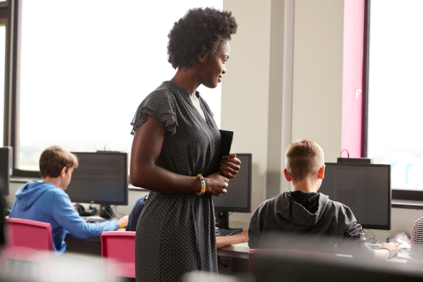 Curso de Extensão em Tecnologia Educacional: Aprofundamento Teórico e Prático
