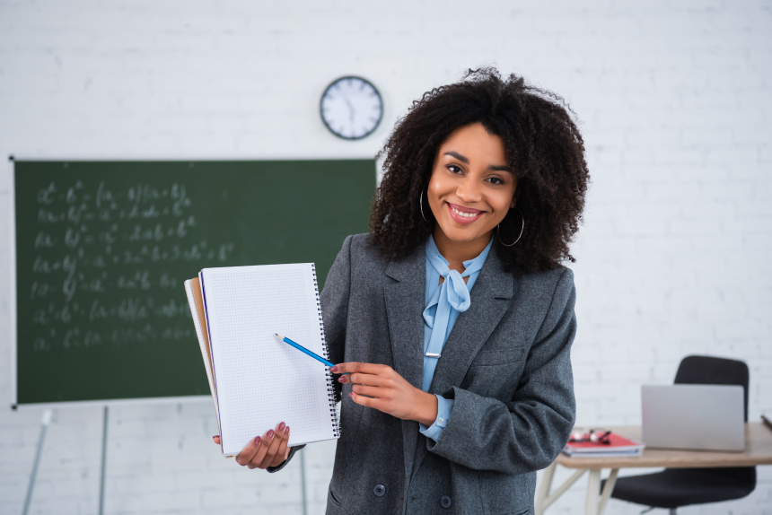 Curso de Extensão em Semantica E Estilistica: Aprofundamento Teórico e Prático