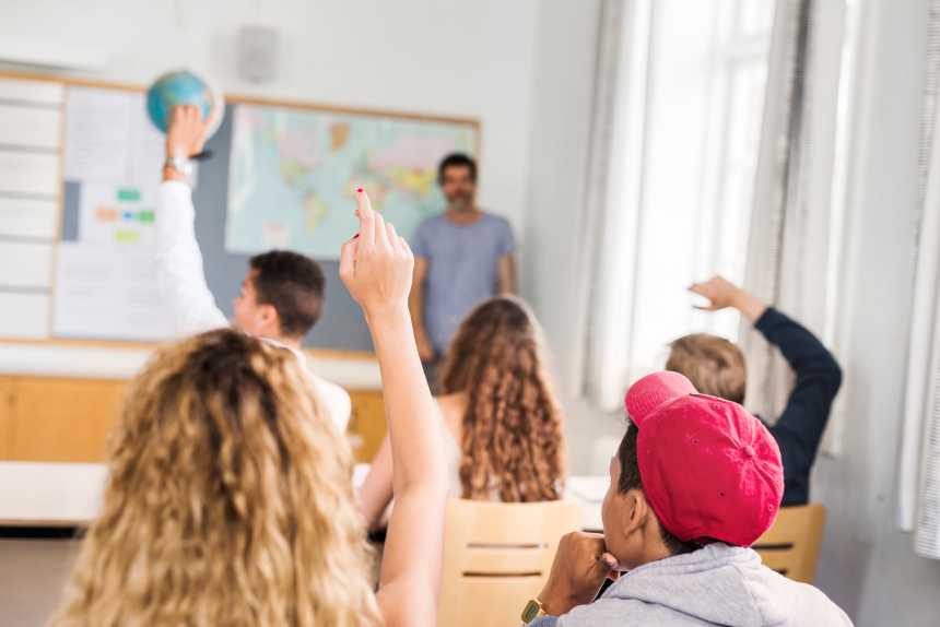 Educação e Movimentos Populares